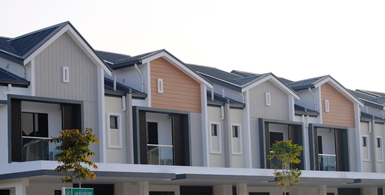 Dubai villa community with pool and garden in premium development